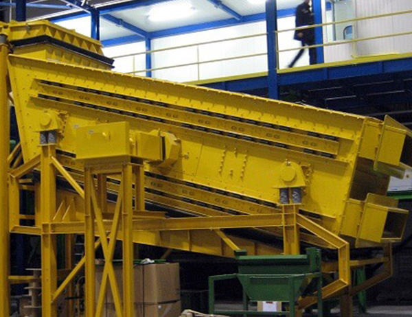 中砂篩沙機(jī)是指中等級別的篩沙機(jī)使用弛張篩效果好