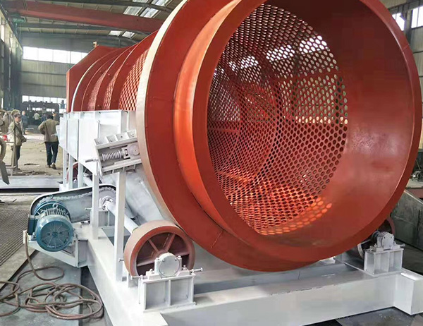 滾軸篩砂機(jī)主要用來(lái)篩分原砂的，抗沖擊力強(qiáng)