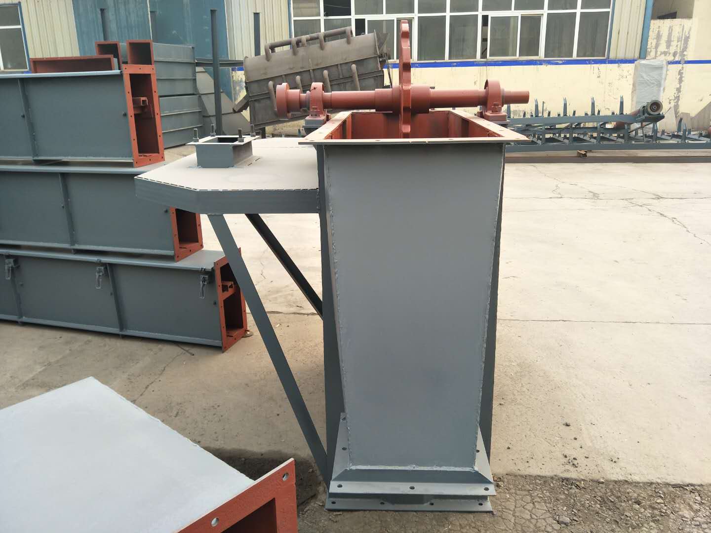 機(jī)制砂、石粉鏈、碎石子專用鏈?zhǔn)酱怪碧嵘龣C(jī)